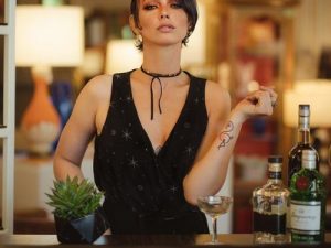 Enjoying Bars as a Solo Traveler