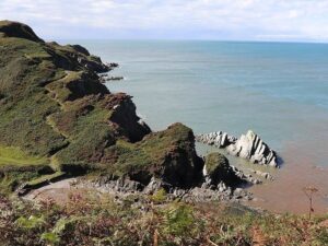 Walking the Rugged Coast Between Ilfracombe and Lee Bay: Gradients, Tides, and Coastal Views